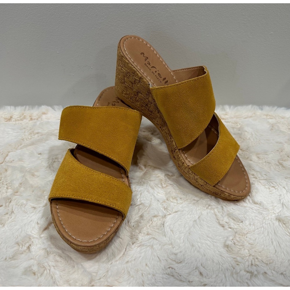 Woman's Mariella yellow gold tone‎ sandal 8.5 NEW